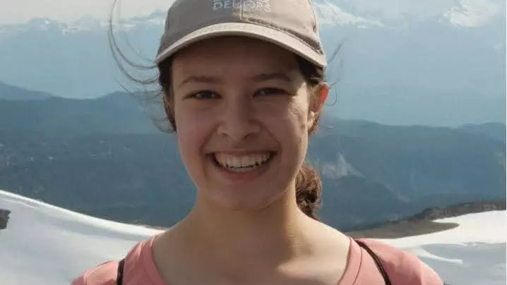 julie sieg headshot